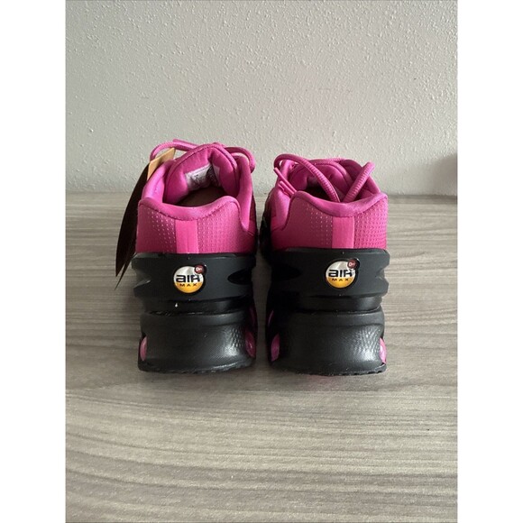 Nike Pink and Black Athletic Shoes - Picture 7 of 12